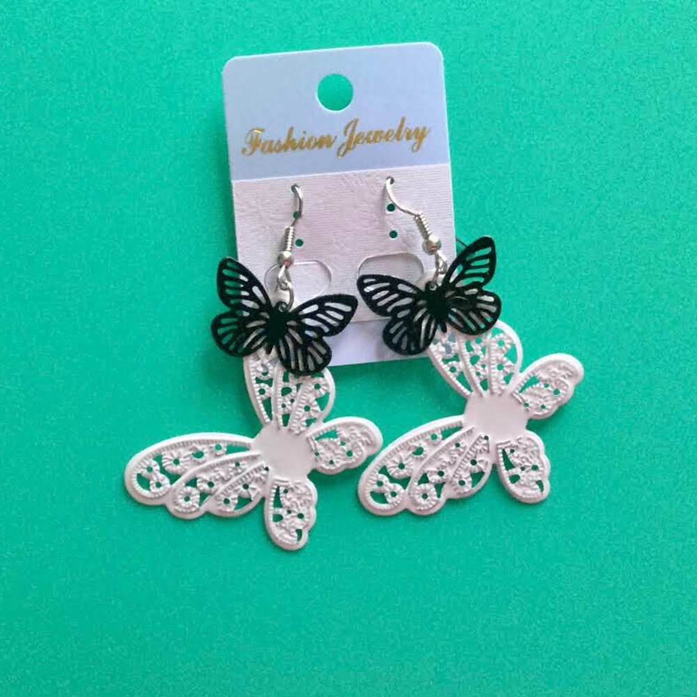 Butterfly duo earrings. New!